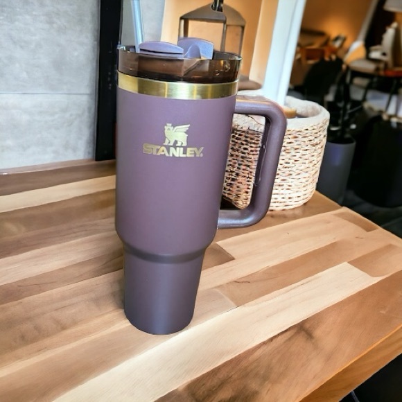 Stanley Other - Stanley Tumbler Brown / Gold